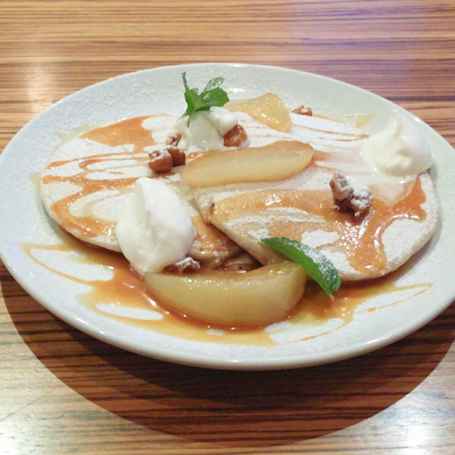 神田のアスリートカフェ『Cafe1406』でふわもち九州パンケーキを食べてみた