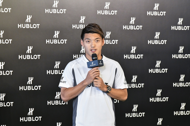 サッカー日本代表・堂安律選手 スイスの高級腕時計ブランド「HUBLOT（ウブロ）」とチャリティーイベント開催